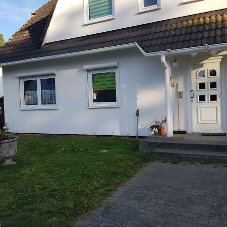 Ferienwohnung Am Teich Lutow Luaran gambar
