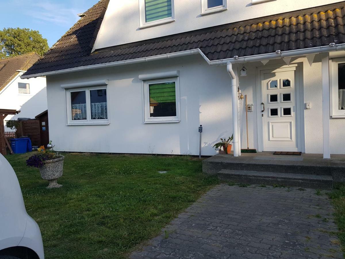 Ferienwohnung Am Teich Lutow Luaran gambar